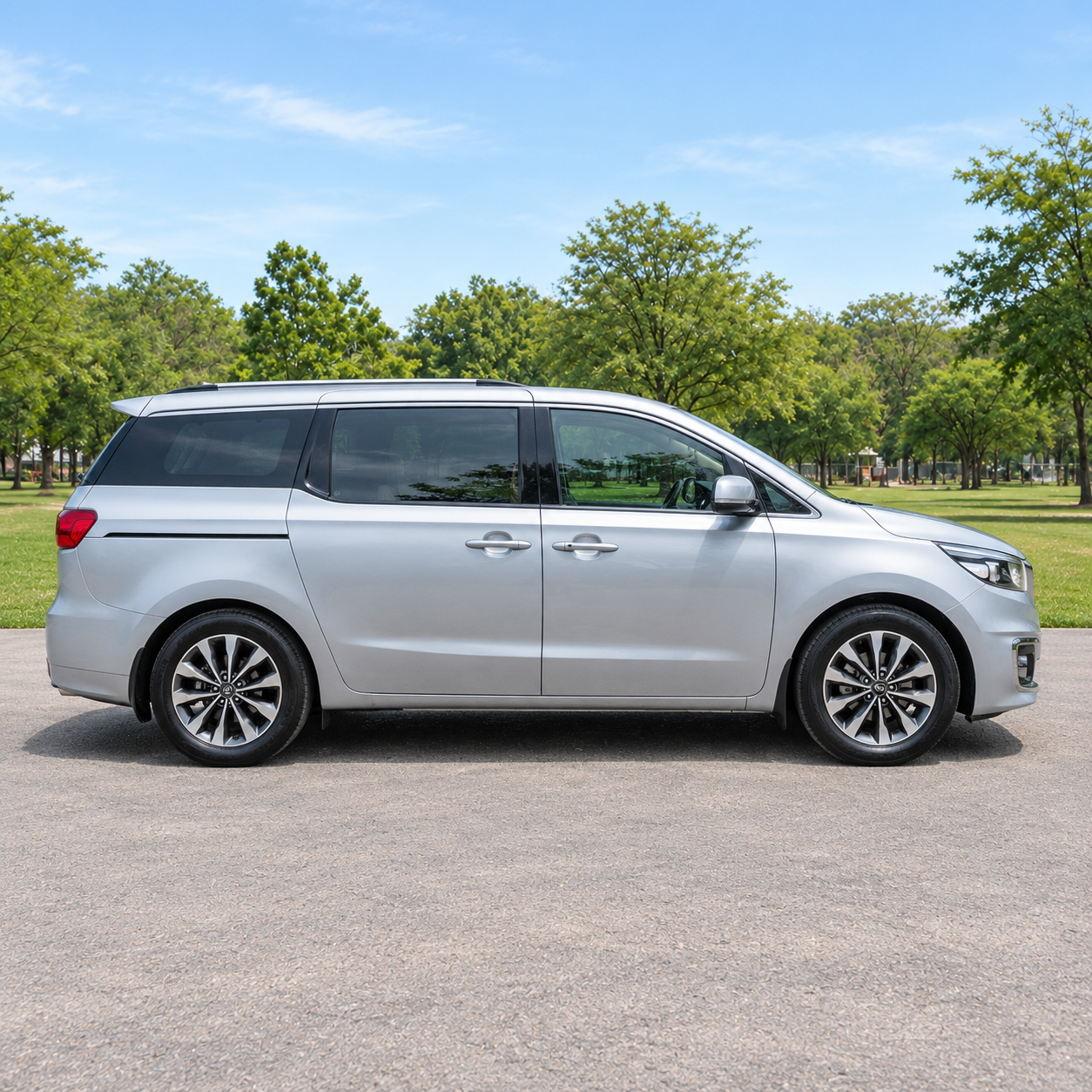 Perfil lateral de Kia Carnival